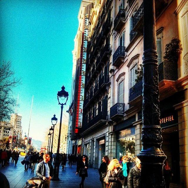 Gasthuis Grupos Hasta 8 En Plena Rambla De Cataluna Barcelona